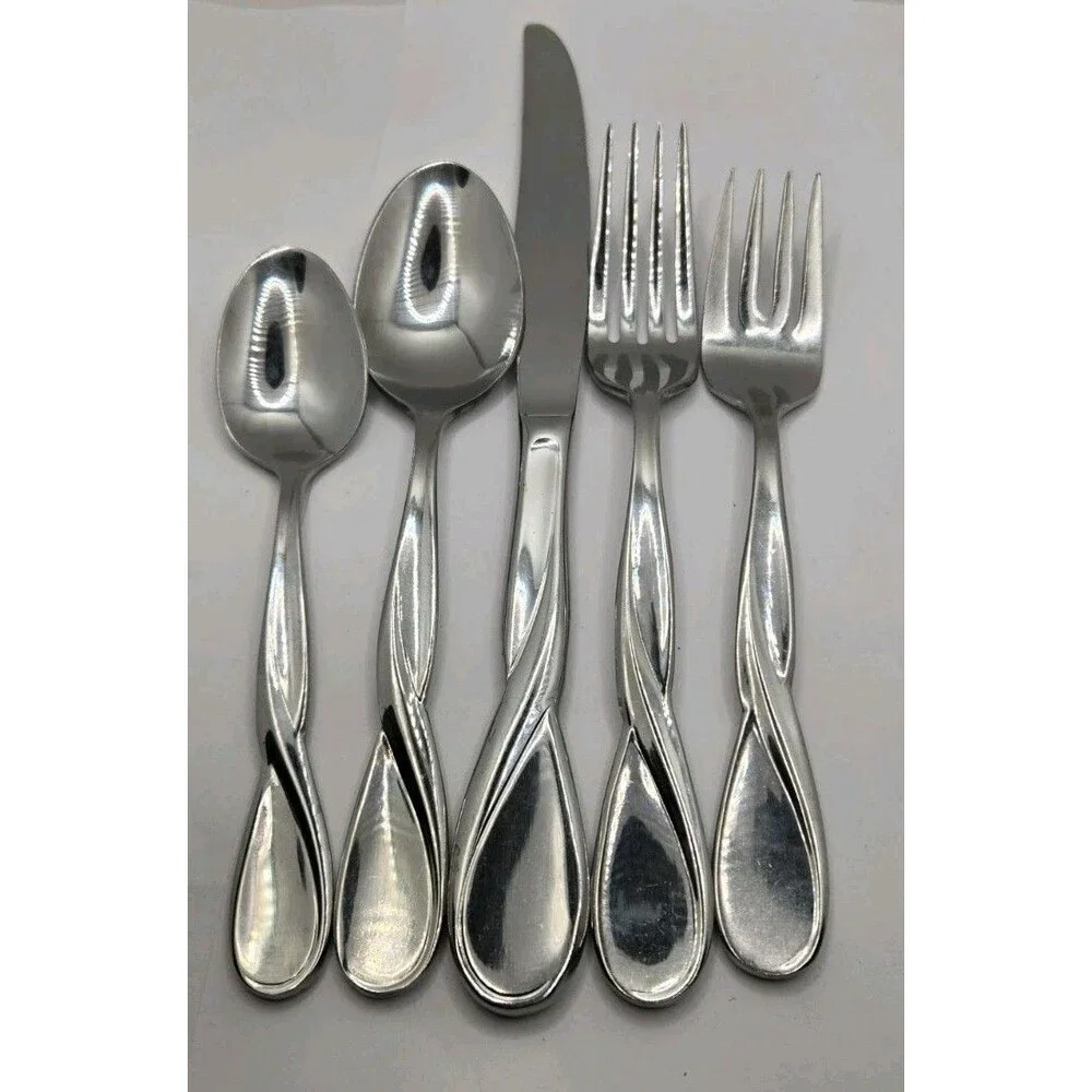 Oneida Satin Aquarius 18/10 Stainless Steel 5pc. Place Setting (Service for One)